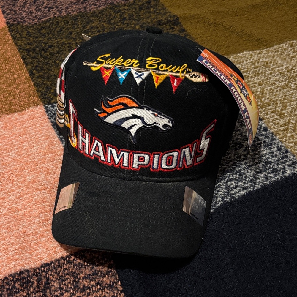 Vintage Denver Broncos Super Bowl XXXII champions Logo Athletic hat